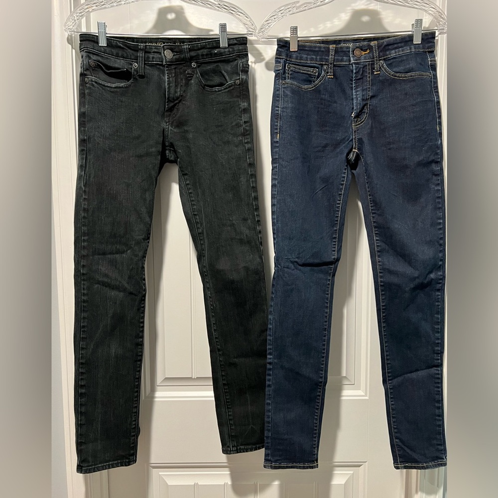 Men’s American Eagle skinny jeans 2 pair size 28 x 32